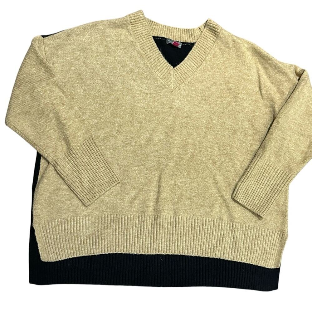 Vince Camuto Womens Oversized Size Medium Black and Tan V-Neck Sweater